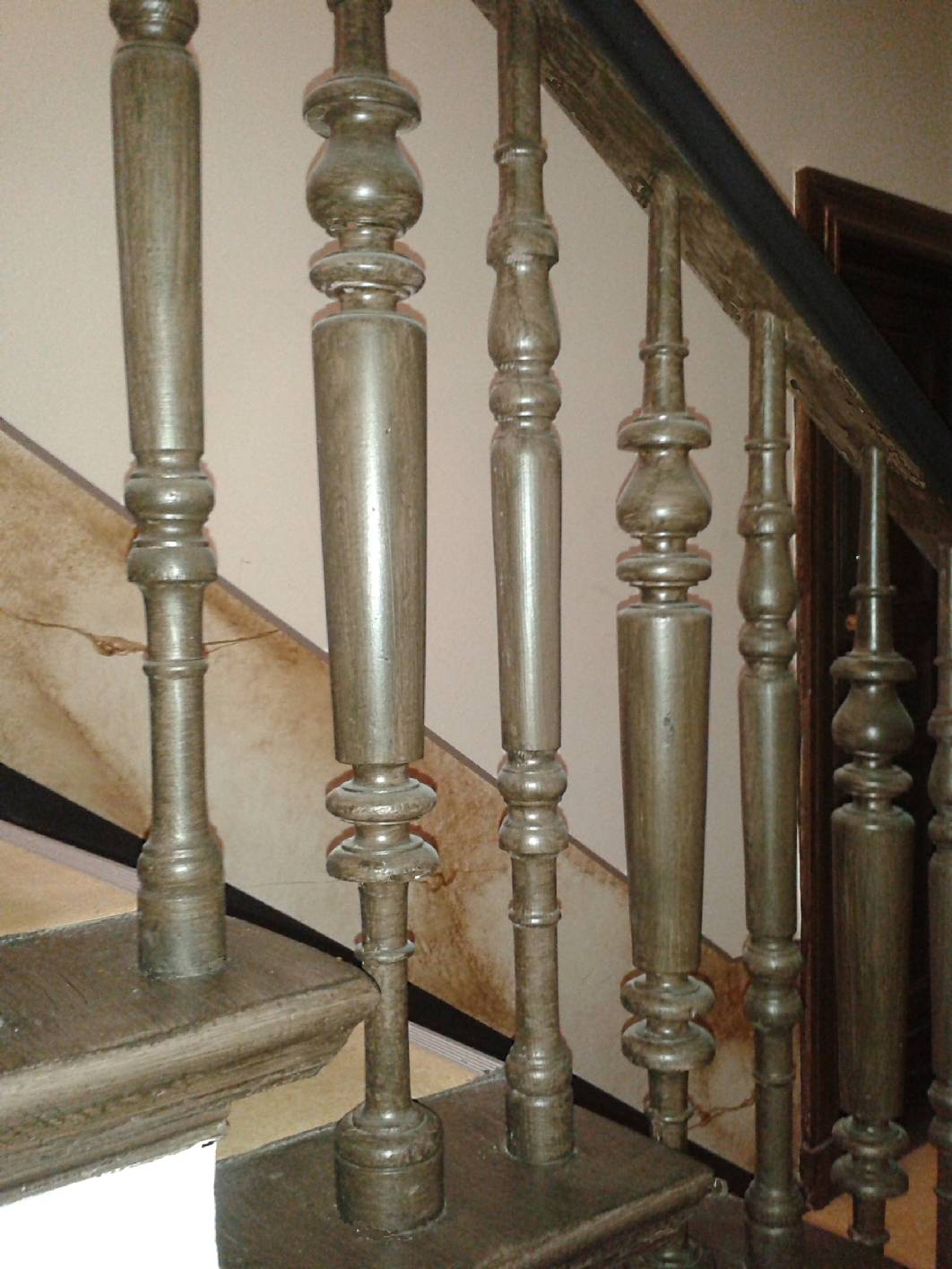 Marmorimitation, Marmorierung, Deckenmalerei, Kalkspachtel, Spachteltechnik, Schablonentechnik, Jugendstil  Treppenhaus, Treppenhaus Berlin, Gründerzeit Treppenhaus Berlin, Malerarbeiten Berlin, Maler Berlin, Restaurierung Berlin, Schablonen, Lasur, Lasuren, Kreuzberg, Prenzlauer Berg